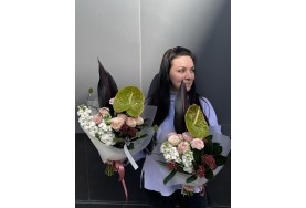 АВТОРСКИЙ БУКЕТ С АНТУРИУМОМ 