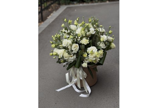 КОРЗИНА БЕЛЫХ ЭУСТОМ 