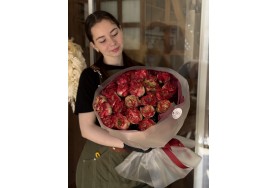 25 КРАСНЫХ ПИОНОВИДНЫХ РОЗ 